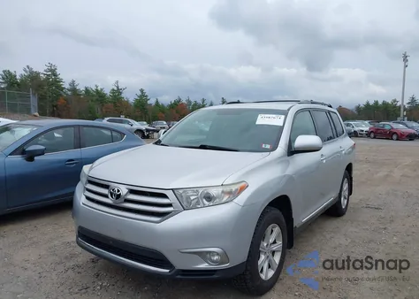 2012 Toyota Highlander Base V6 из США, поврежденный, VIN 5TDBK3EH4CS143215